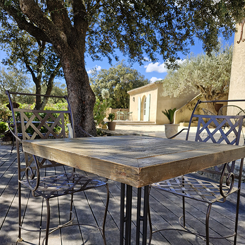 Coin détente dans le jardin